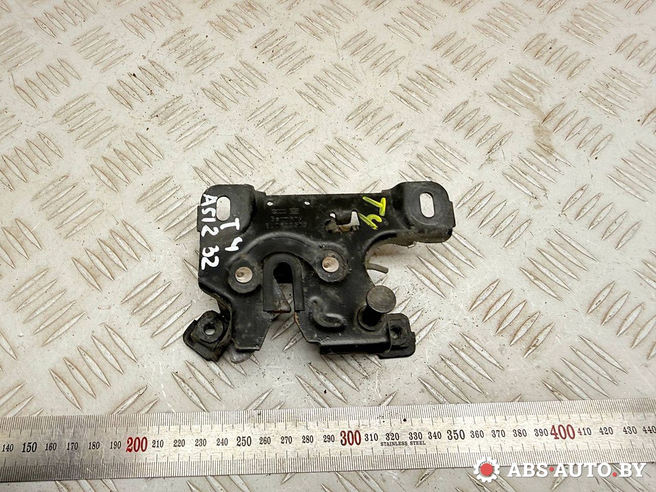 замок капота Audi A6 4B/C5 1999, 2.5 л., AKN, дизель, МКПП, универсал, передний привод, 8L0823509 - фото №1