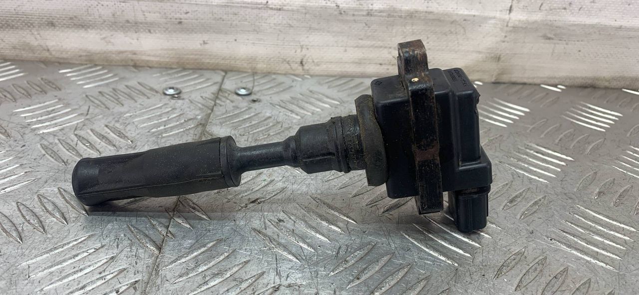 катушка зажигания Suzuki Vitara 1 поколение 1993, 2.0 л., J20A, бензин, МКПП, кабриолет, полный привод, 33410-77E2 - фото №1