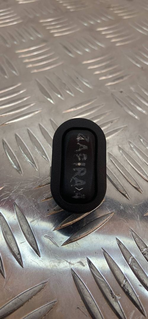 кнопка стеклоподъемника двери передней правой Opel Zafira 1 поколение (A) (1999 - 2003), 90561388, 13363100 - фото №1