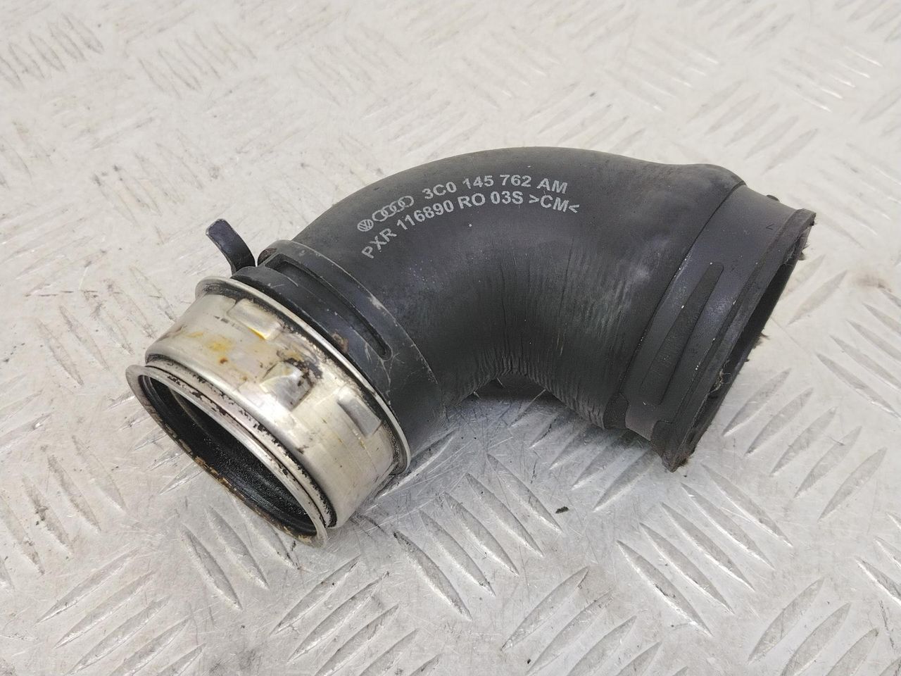 патрубок интеркулера Volkswagen Caddy 3 поколение (2004 - 2010), 3C0145762AM - фото №1