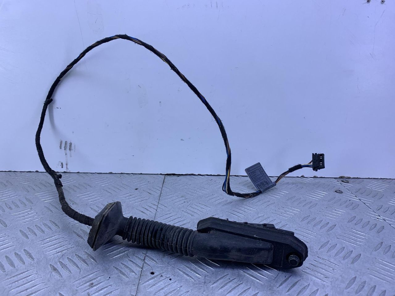 дверная проводка BMW 1 серия E81/E82/E87/E88 2006, 1.6 л., N45 B16 A, бензин, МКПП, хетчбэк 5 дв., задний привод, 692865906 - фото №1