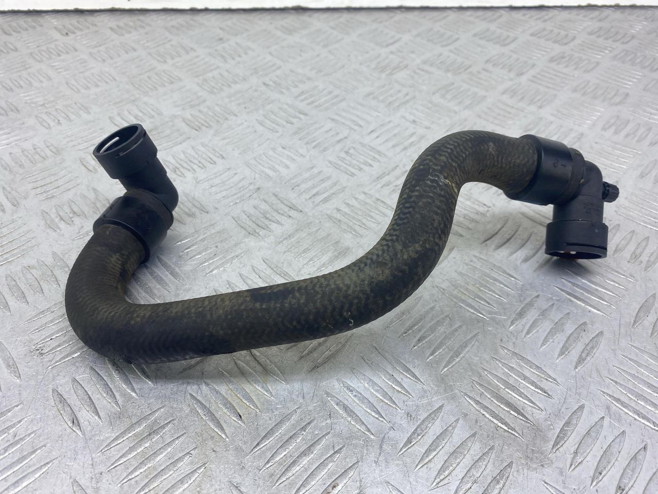 патрубок радиатора Peugeot 407 1 поколение 2006, 2.0 л., HDi, RHR (DW10BTED4), дизель, 6МКПП, черный, передний привод - фото №1