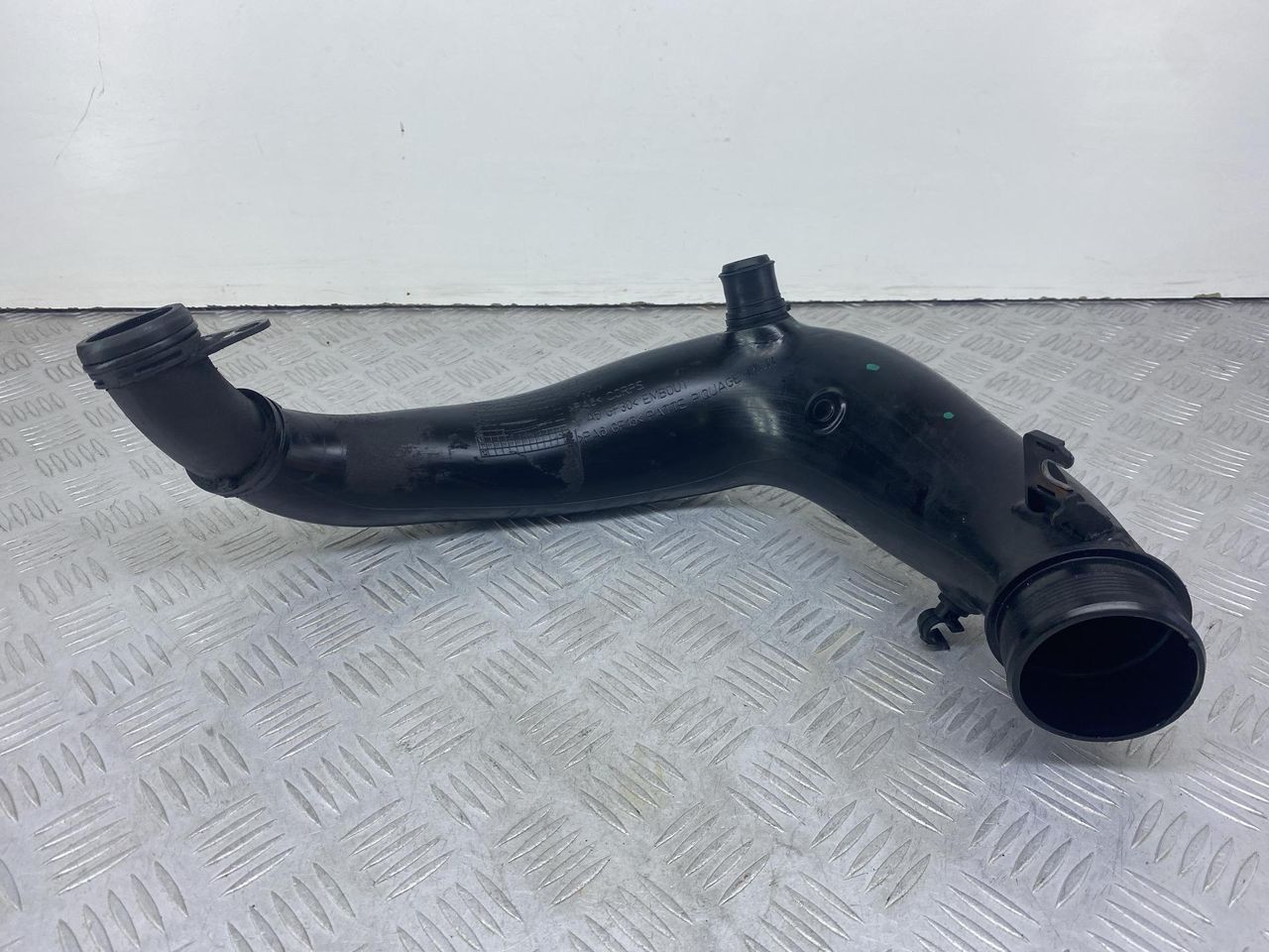патрубок интеркулера Peugeot 407 1 поколение 2006, 2.0 л., HDi, RHR (DW10BTED4), дизель, 6МКПП, черный, передний привод, 9652091380 - фото №1