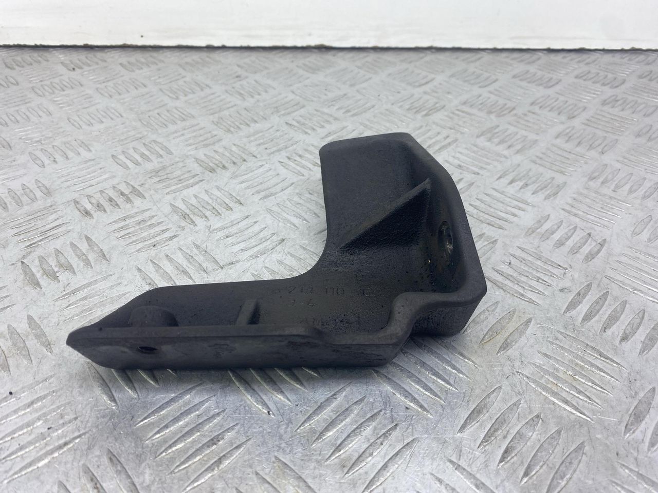 кронштейн двигателя Peugeot 407 1 поколение 2006, 2.0 л., HDi, RHR (DW10BTED4), дизель, 6МКПП, черный, передний привод, 213110C - фото №1