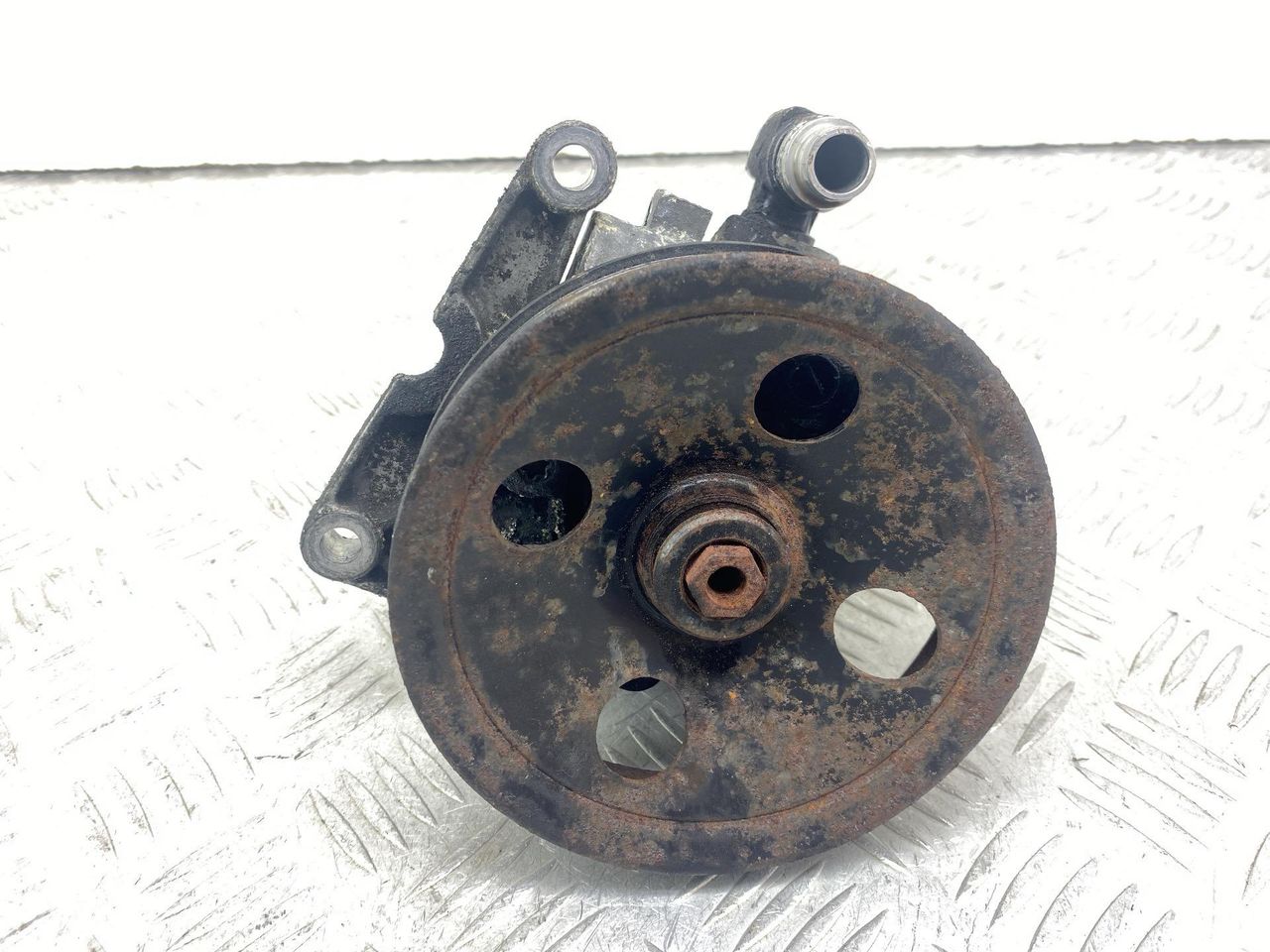 насос гидроусилителя руля Mercedes-Benz C-Класс W203/S203/CL203 W203.061 2001, 2.6 л., M 112.912, бензин, МКПП, седан - фото №1