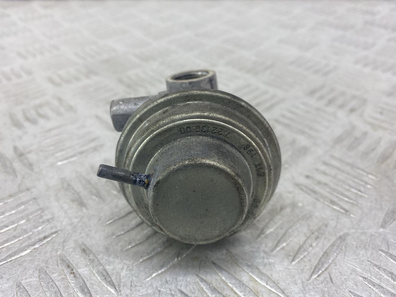 клапан EGR Mercedes-Benz C-Класс W203/S203/CL203 W203.061 2001, 2.6 л., M 112.912, бензин, МКПП, седан, A1121400060 - фото №1