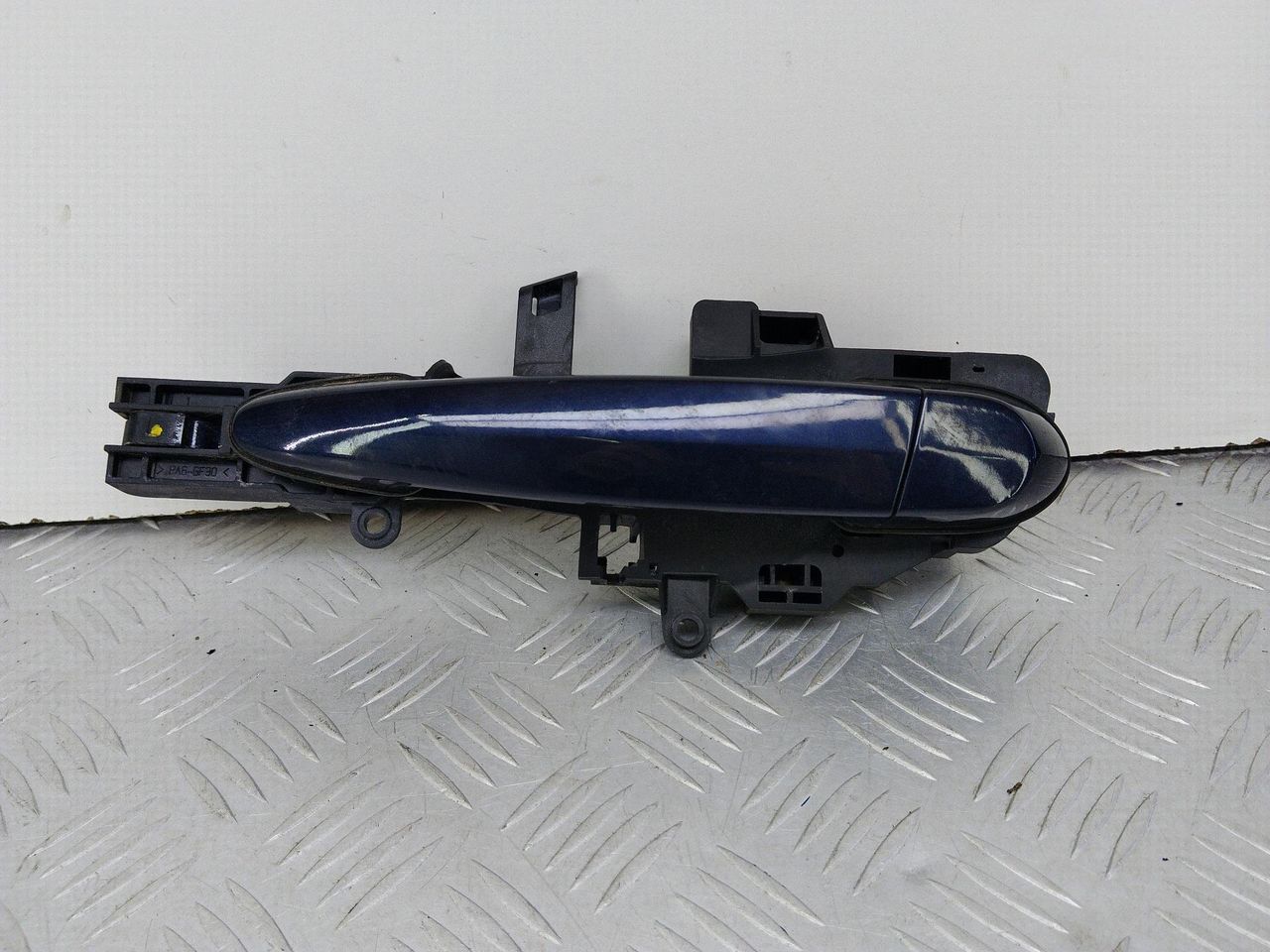 ручка наружная задняя левая BMW 1 серия E81/E82/E87/E88 2006, 1.6 л., N45 B16 A, бензин, МКПП, хетчбэк 5 дв., задний привод - фото №1