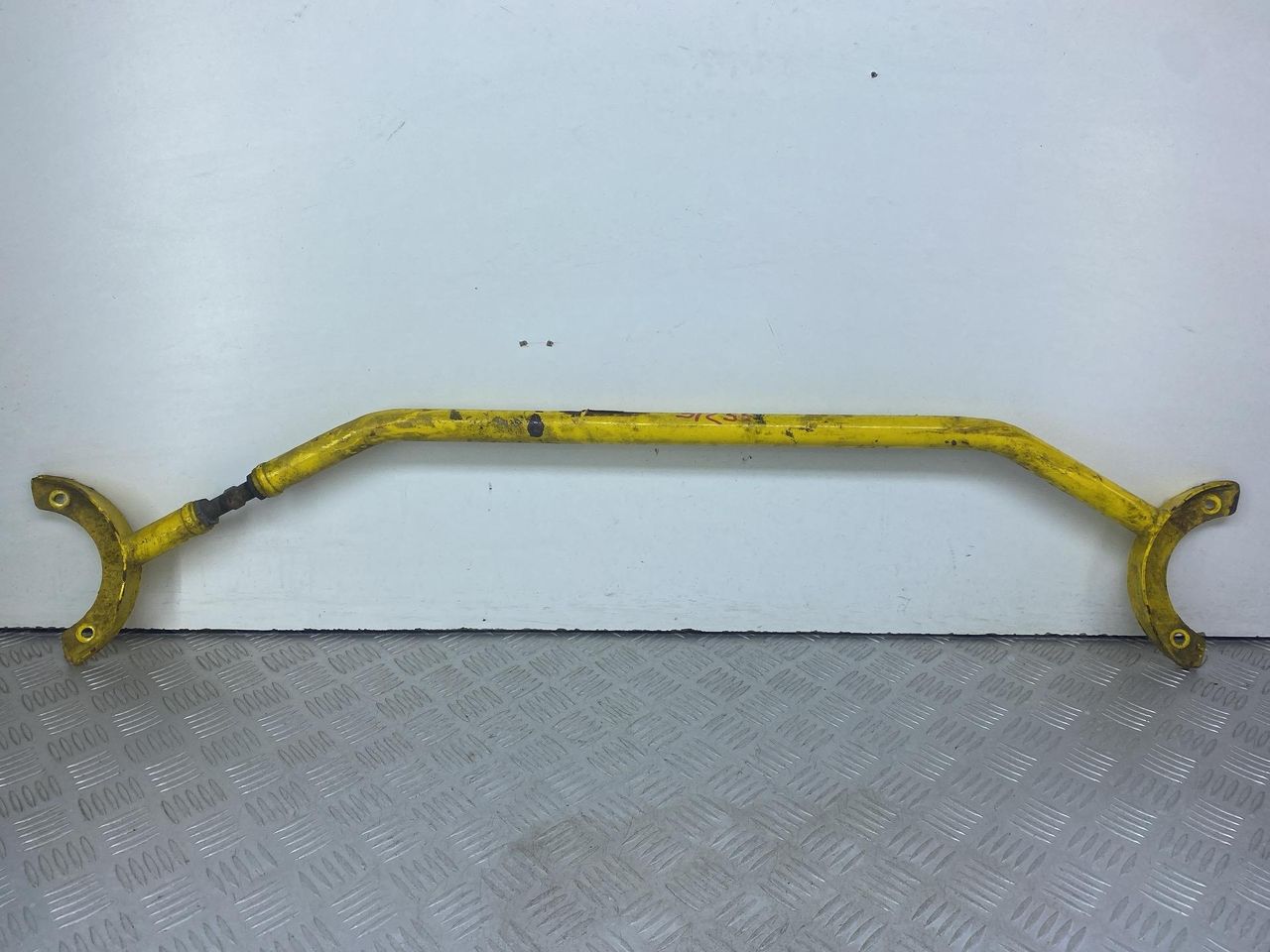 распорка кузова Subaru Impreza 1 поколение (GM/GC/GF) 1994, 1.8 л., EJ18E, бензин, МКПП, красный, седан, полный привод - фото №1