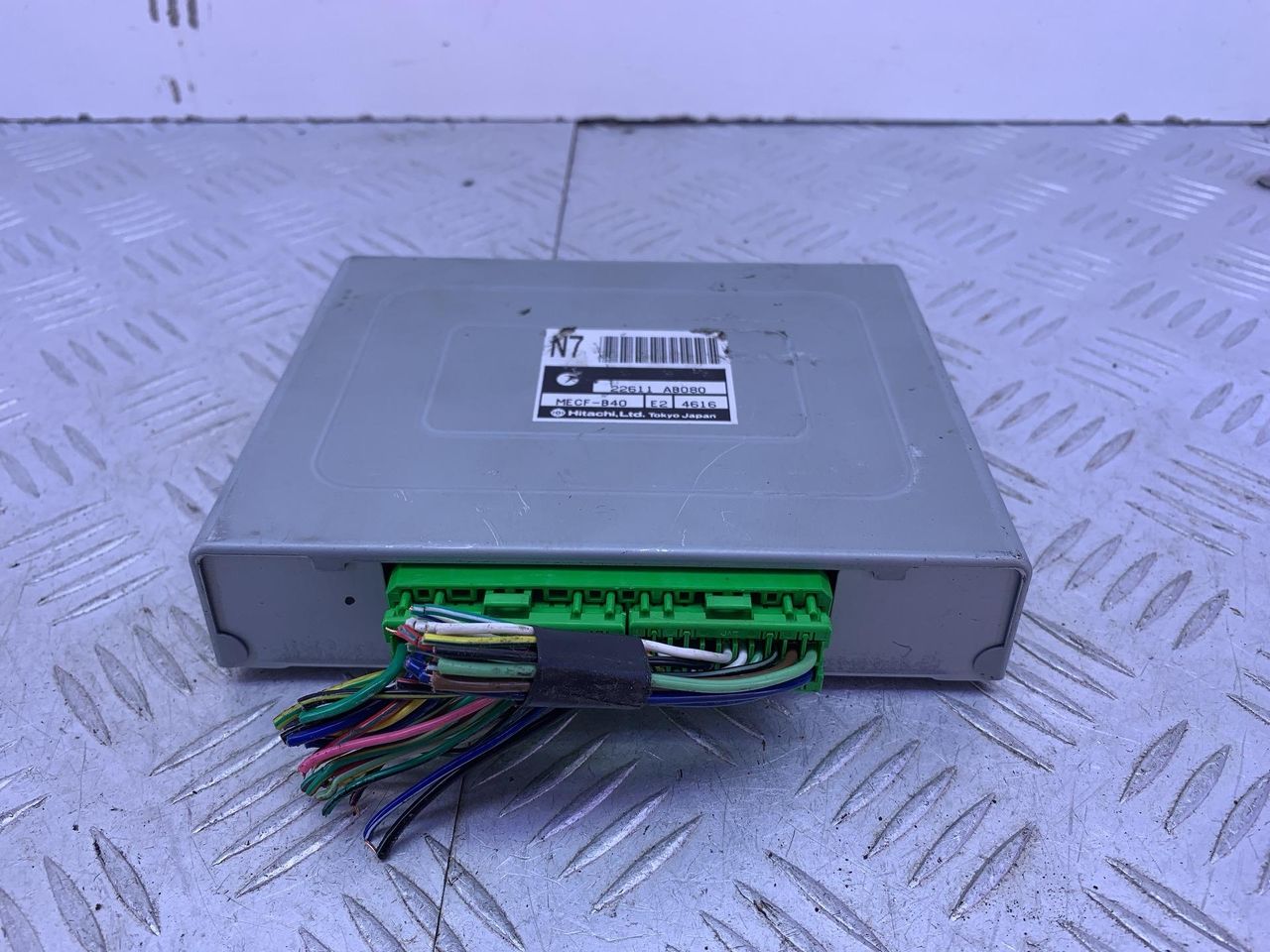 блок управления двигателем Subaru Impreza 1 поколение (GM/GC/GF) 1994, 1.8 л., EJ18E, бензин, МКПП, красный, седан, полный привод, 22611AB080 - фото №1