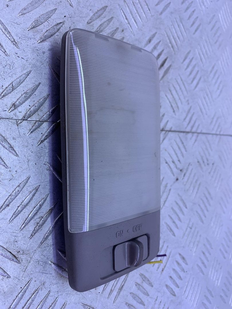 фонарь салона (плафон) Subaru Impreza 1 поколение (GM/GC/GF) 1994, 1.8 л., EJ18E, бензин, МКПП, красный, седан, полный привод - фото №1