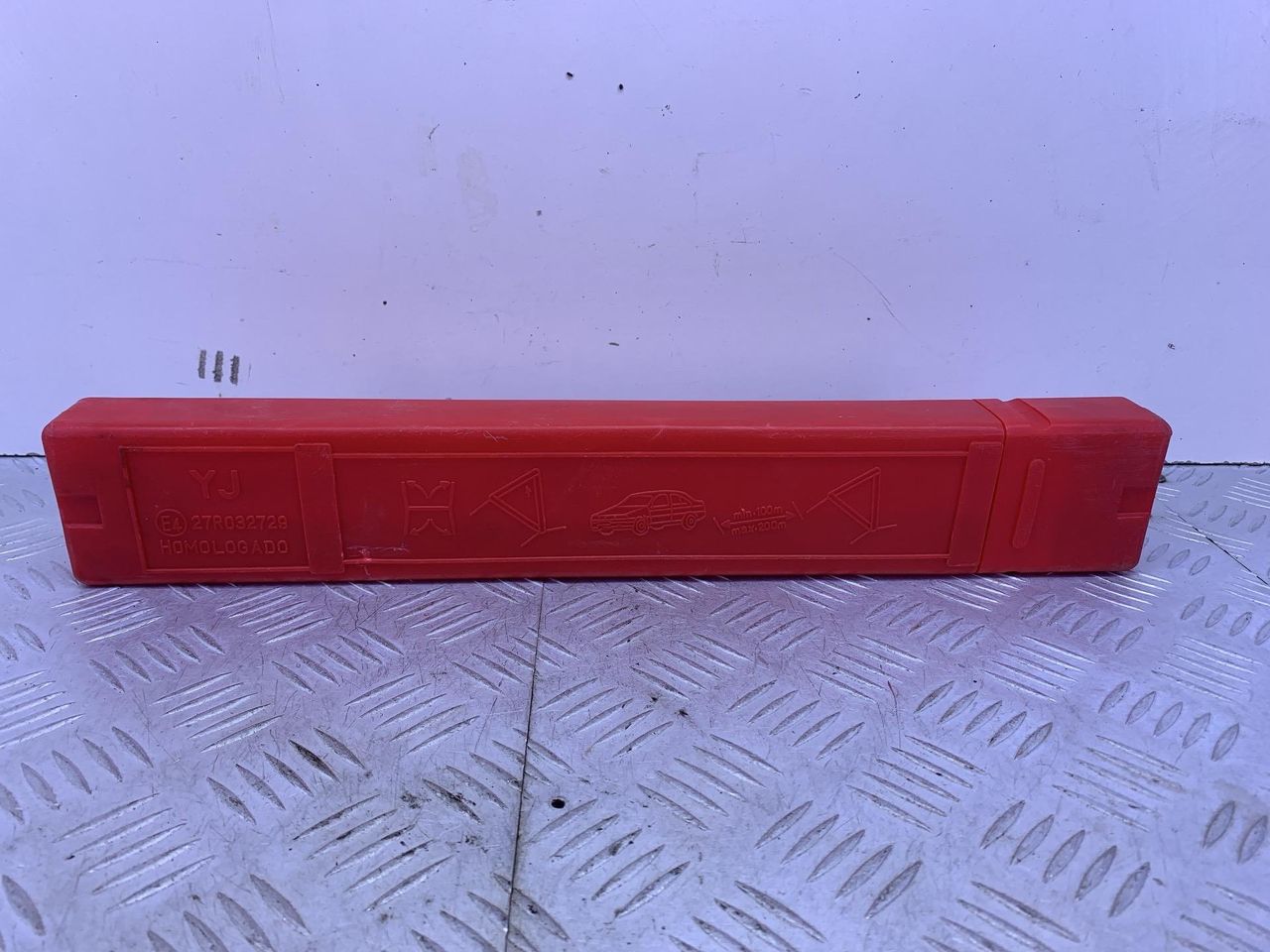 знак аварийной остановки Subaru Impreza 1 поколение (GM/GC/GF) 1994, 1.8 л., EJ18E, бензин, МКПП, красный, седан, полный привод, 27R032729 - фото №1