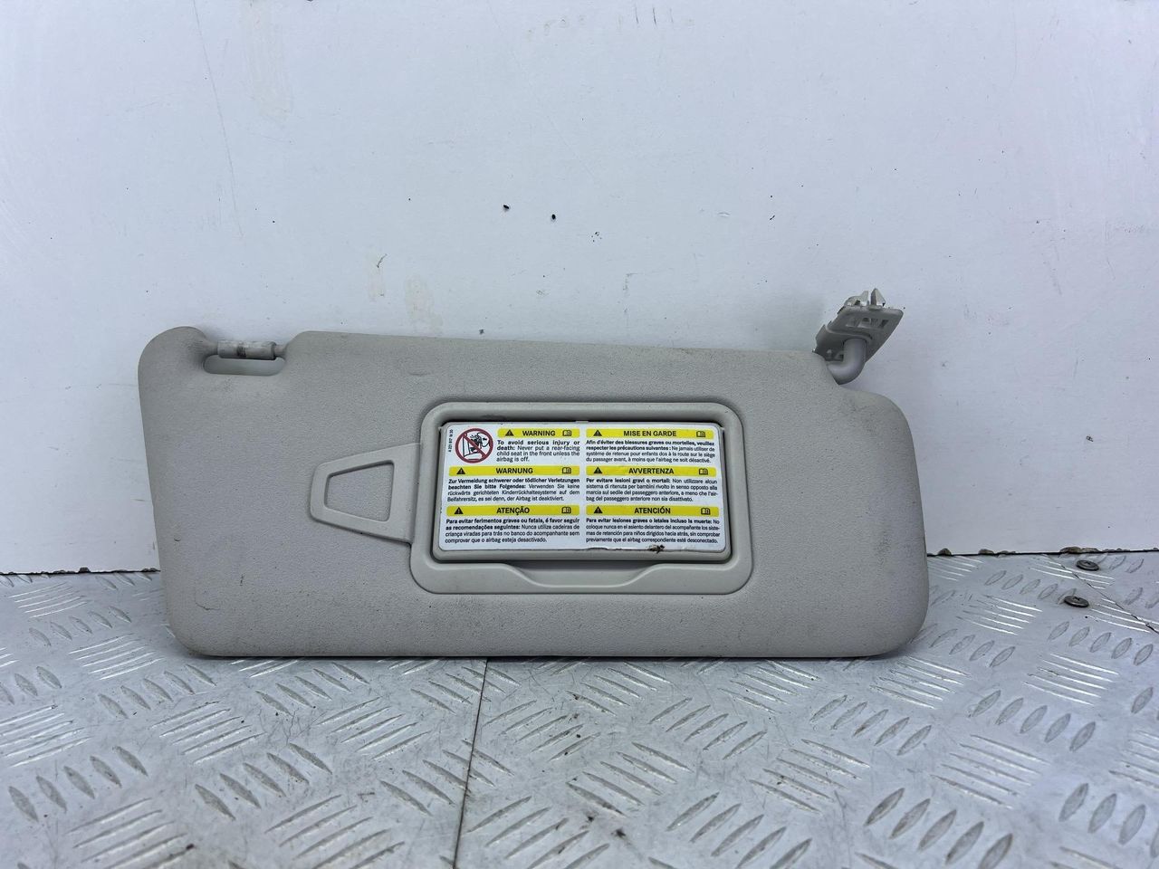 козырек солнцезащитный Mercedes-Benz B-Класс W245 T245.208 2007, 2.0 л., OM 640.941, дизель, вариатор, серебро, минивэн, передний привод - фото №1