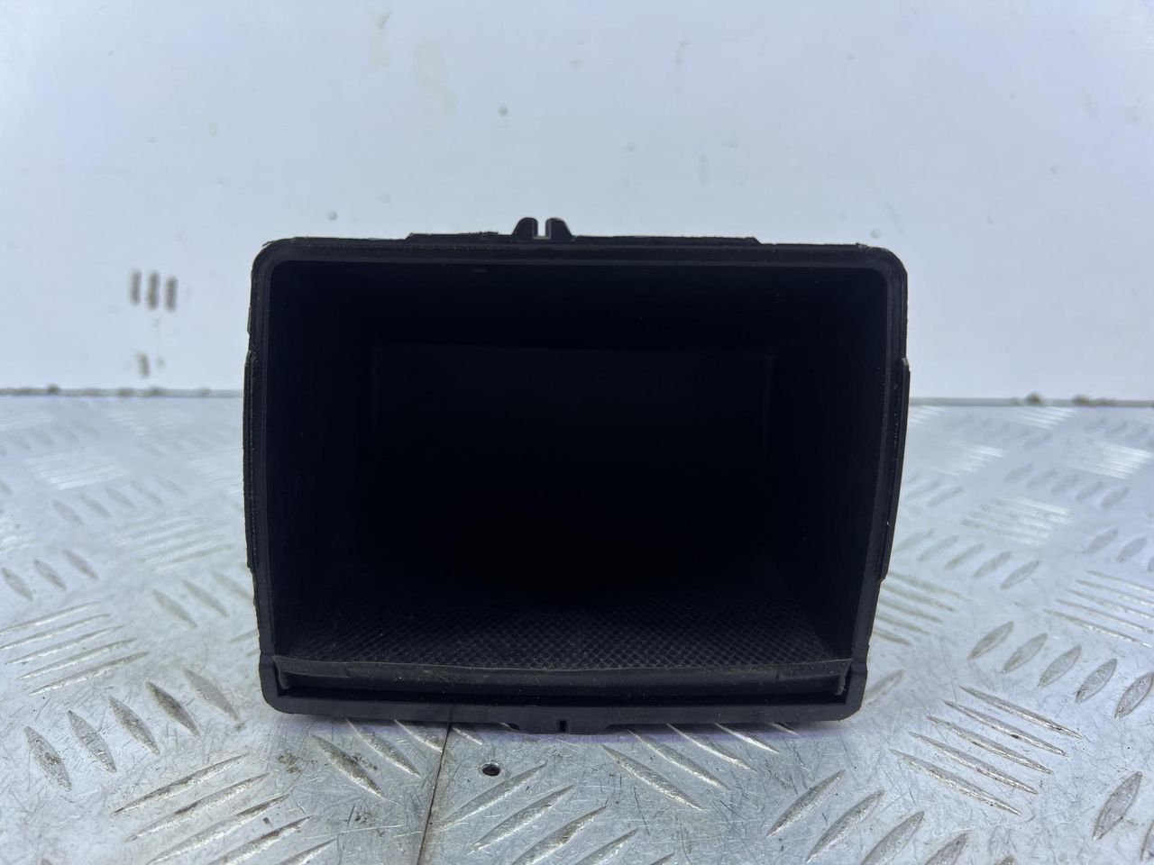 бардачок Mercedes-Benz B-Класс W245 T245.208 2007, 2.0 л., OM 640.941, дизель, вариатор, серебро, минивэн, передний привод, A1696830091 - фото №1