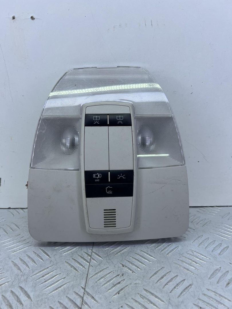 фонарь салона (плафон) Mercedes-Benz B-Класс W245 T245.208 2007, 2.0 л., OM 640.941, дизель, вариатор, серебро, минивэн, передний привод, A1698208401 - фото №1