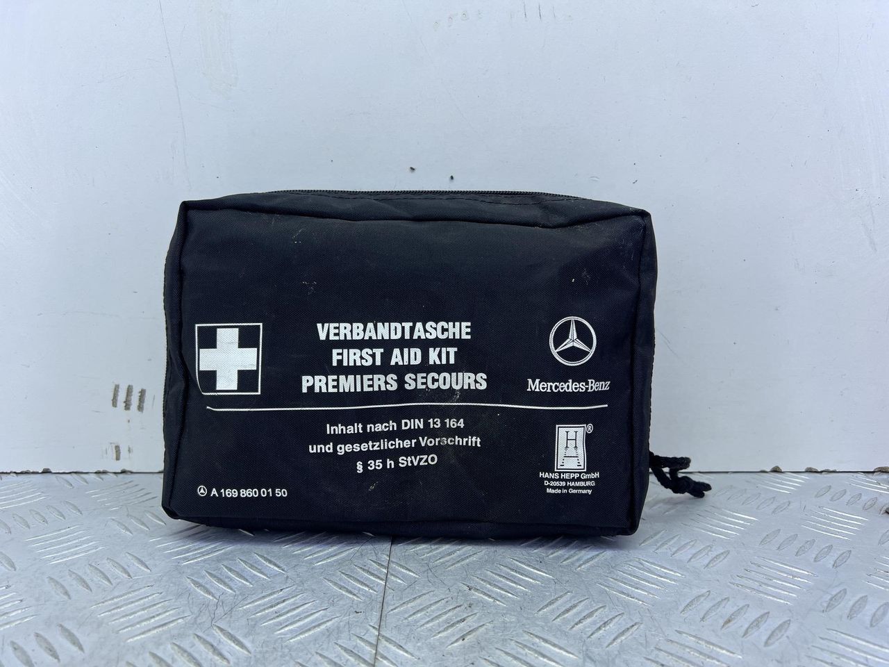 аптечка Mercedes-Benz B-Класс W245 T245.208 2007, 2.0 л., OM 640.941, дизель, вариатор, серебро, минивэн, передний привод, A1698600150 - фото №1