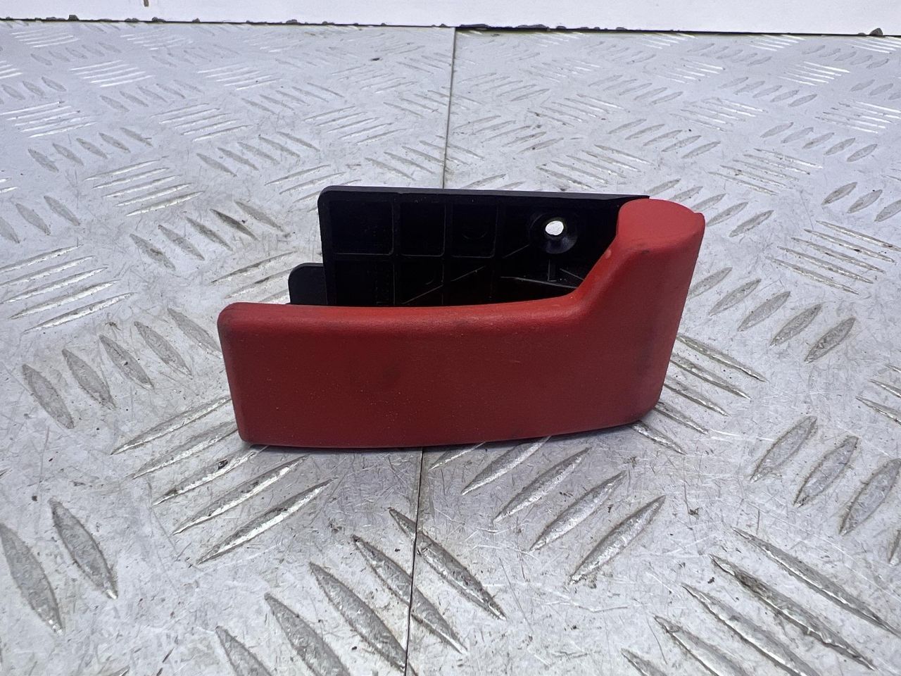 ручка открывания капота Mercedes-Benz B-Класс W245 T245.208 2007, 2.0 л., OM 640.941, дизель, вариатор, серебро, минивэн, передний привод, A1248800320 - фото №1