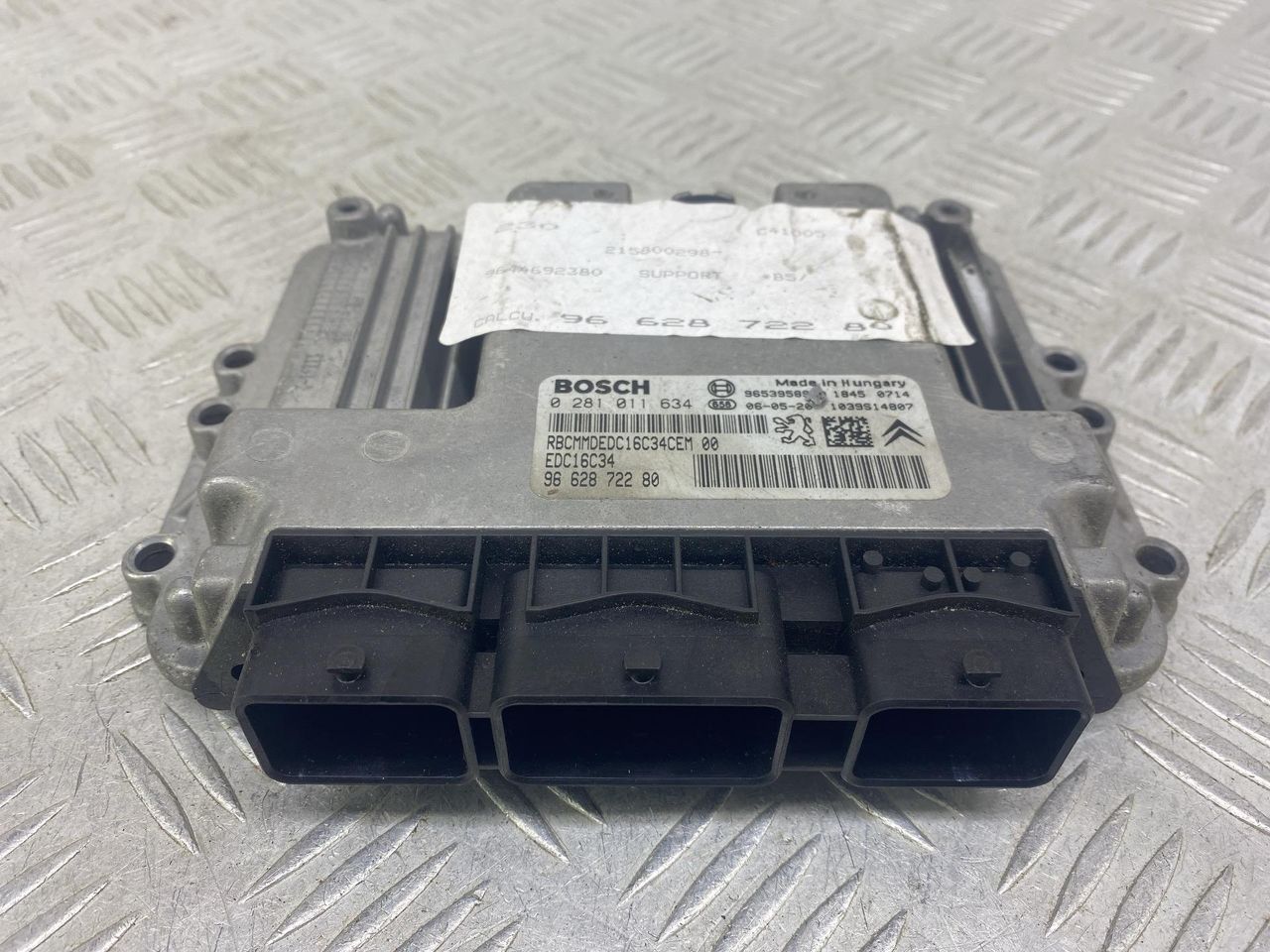 блок управления двигателем Citroen C4 1 поколение LC (2004 - 2008), 1.6 л., 9HZ (DV6TED4), дизель, МКПП, черный, минивэн, передний привод, 9662872280, 1039S14807, 18450714, 0281011634, EDC16C34 - фото №1
