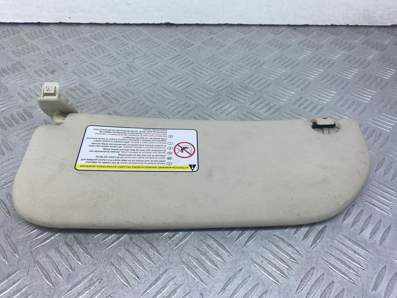 козырек солнцезащитный Citroen C4 1 поколение LC (2004 - 2008), 1.6 л., 9HZ (DV6TED4), дизель, МКПП, черный, минивэн, передний привод - фото №1