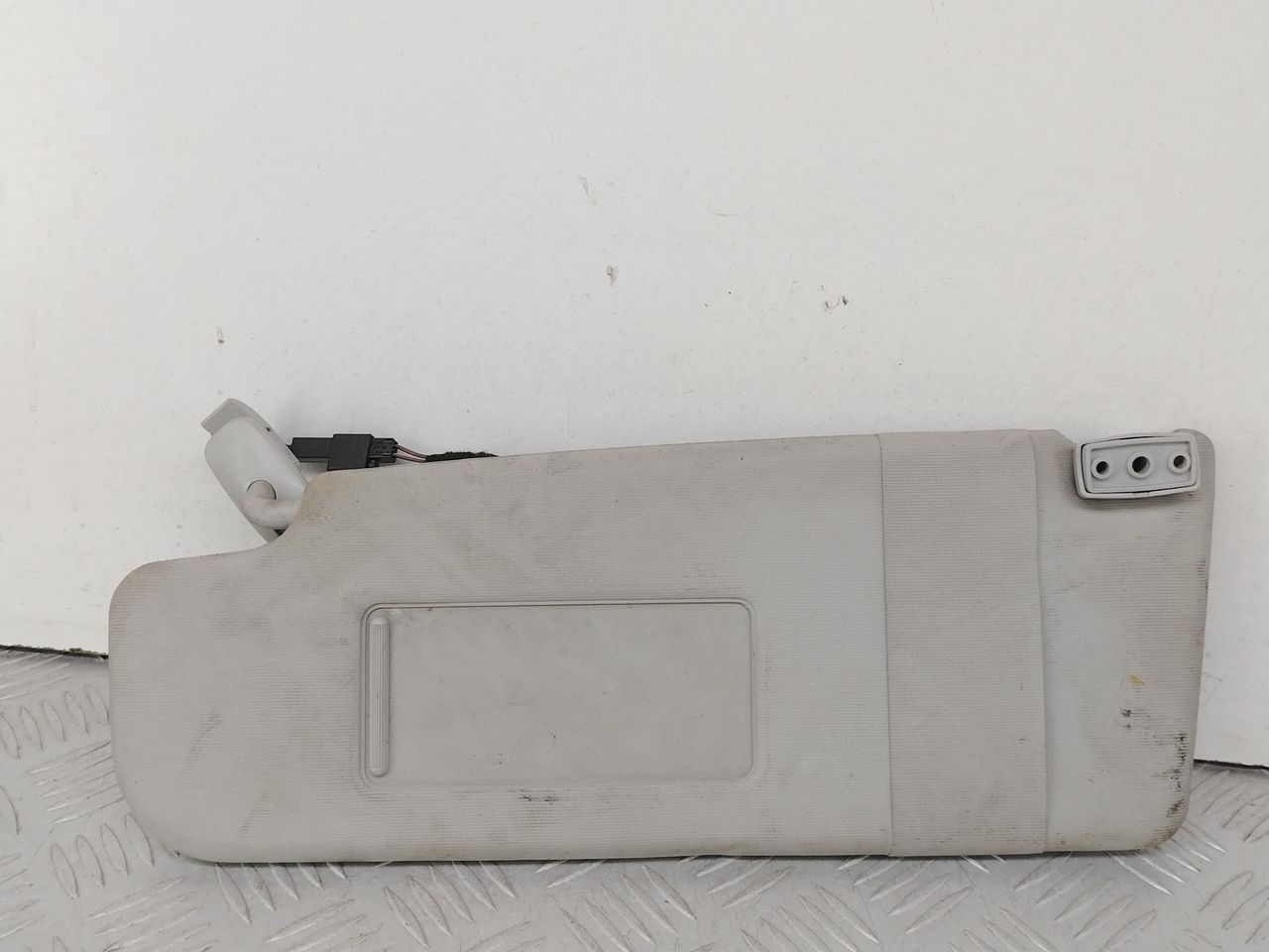 козырек солнцезащитный Volkswagen Bora 1 поколение 1J2 (1998 - 2005), 1.6 л., BCB, бензин, МКПП, серебро, седан, передний привод - фото №1