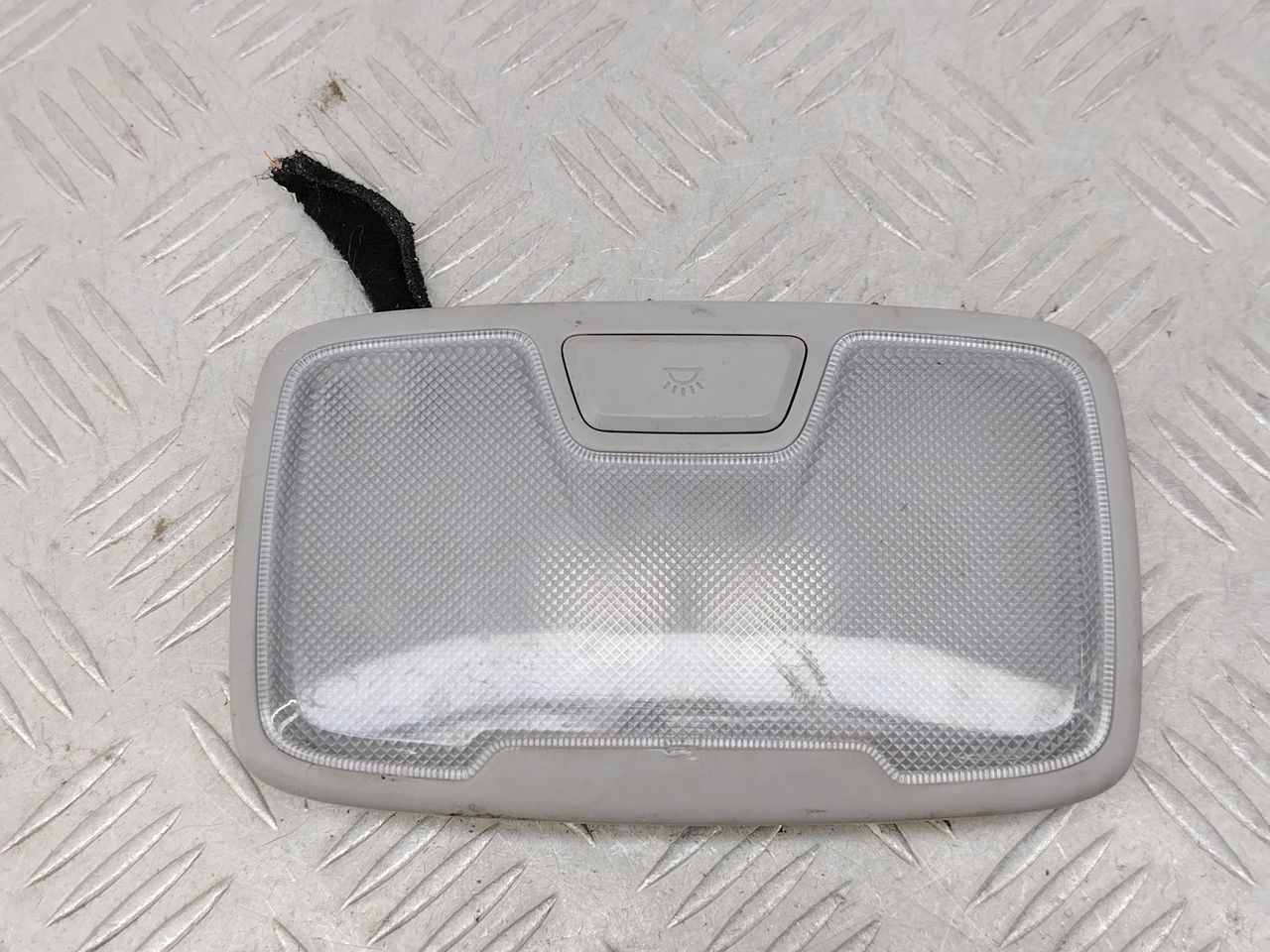 фонарь салона (плафон) Hyundai i40 1 поколение 2013, 1.7 л., дизель, АКПП, черный, передний привод, 928503Z000 - фото №1