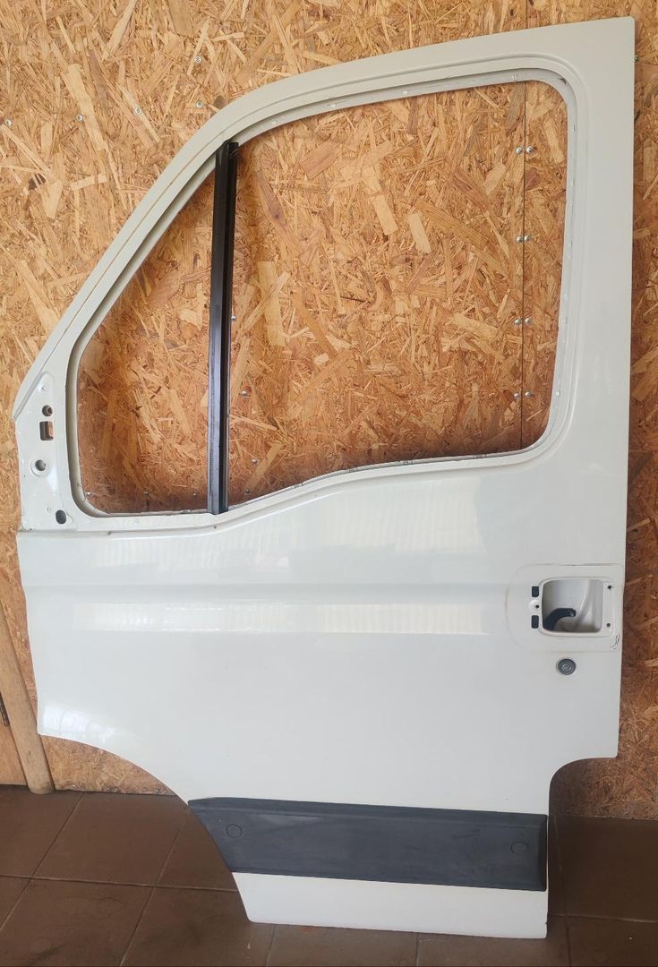 дверь передняя левая IVECO Daily 4 поколение 35S11 2011, 2.3 л., F1AE0481U, дизель, МКПП, фургон, задний привод, 99460119 - фото №1