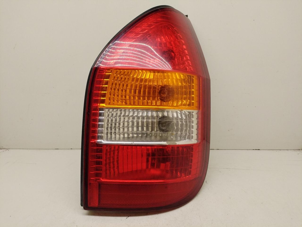 фонарь задний правый Opel Zafira 1 поколение (A) 2000
