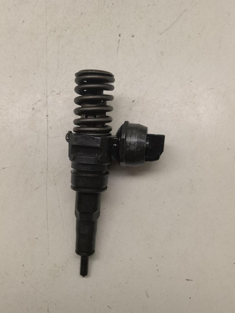 форсунка Volkswagen Passat B1 (1973 - 1977), 1.9 л., дизель, 038130073AJ, 0414720015