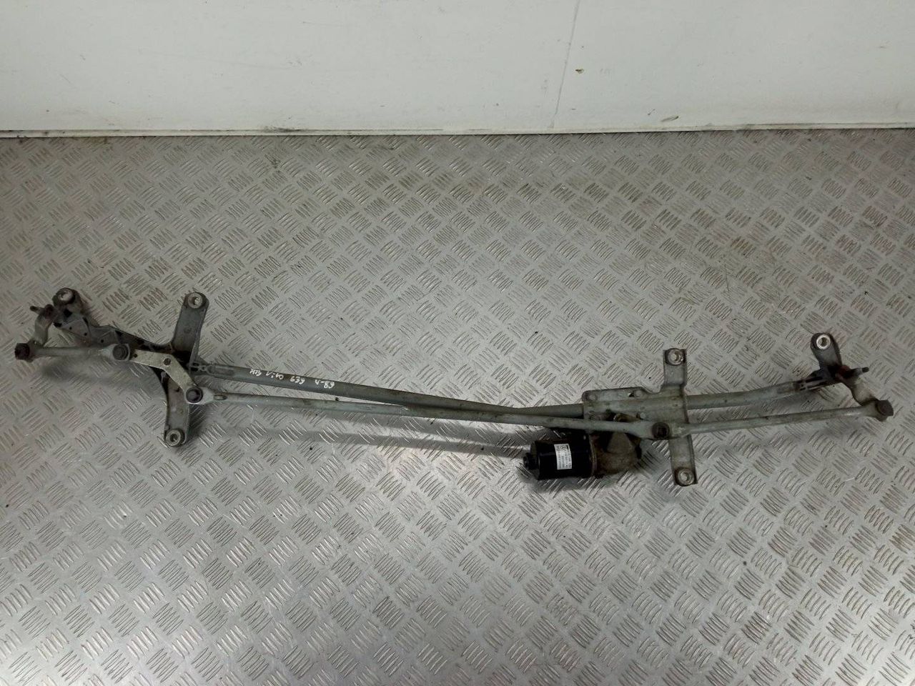 механизм стеклоочистителя (трапеция дворников) Mercedes-Benz Vito W639 2006, A6398200140