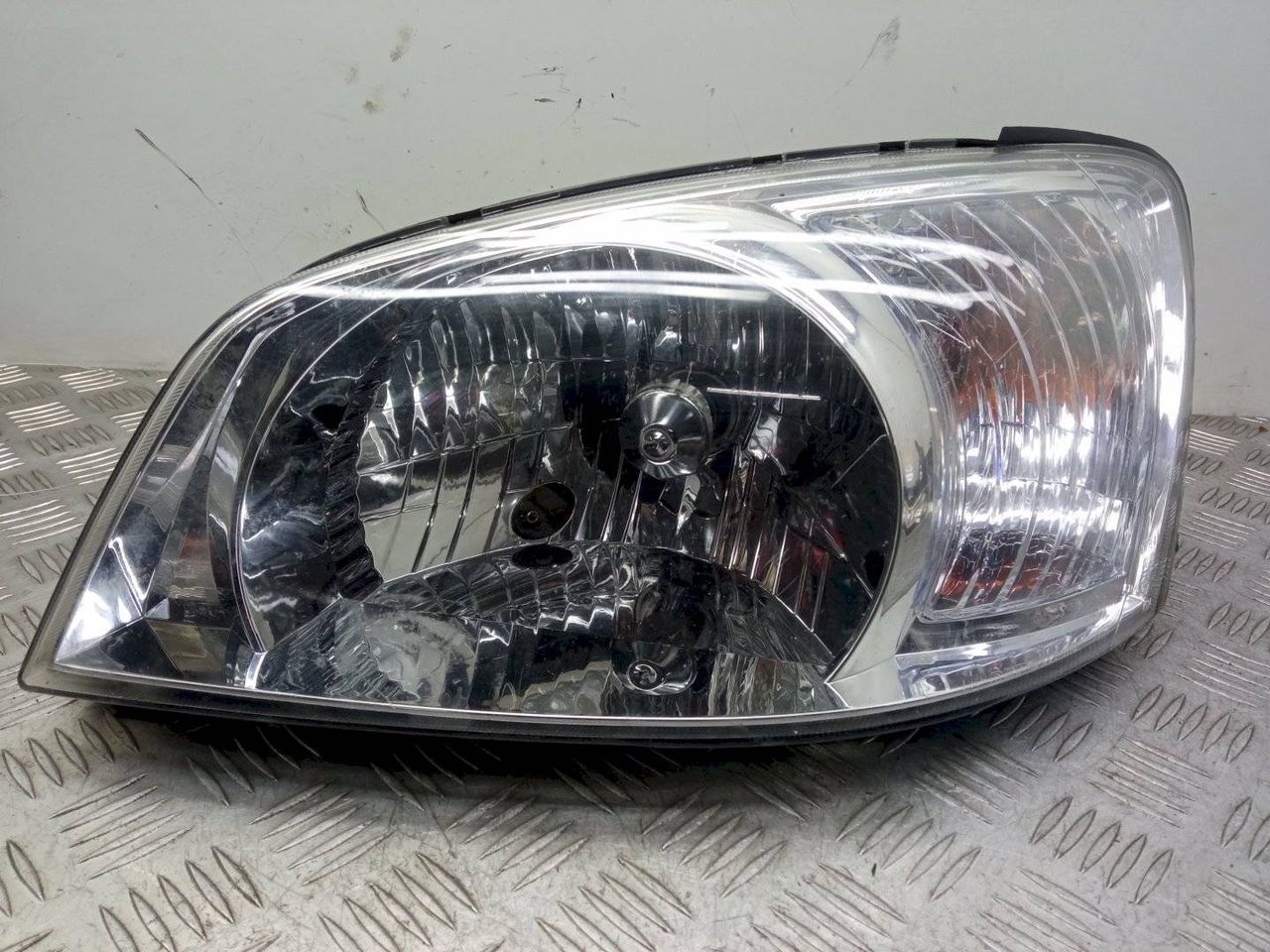 фара левая Hyundai Getz 1 поколение 2004