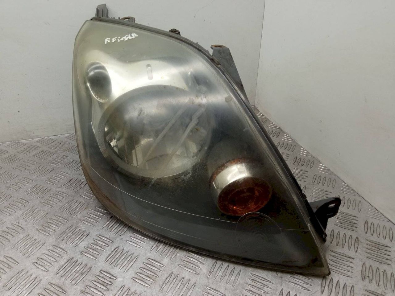 фара правая Ford Fiesta 5 поколение [рестайлинг] 2007, 6S61-13W029-AD