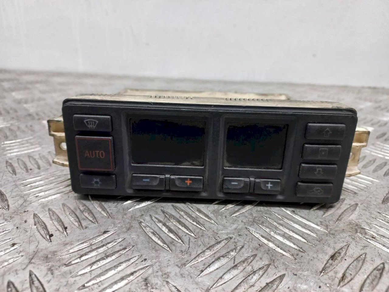 блок управления печки / климат-контроля Audi A6 4A/C4 1996, 4A0820043H - фото №1