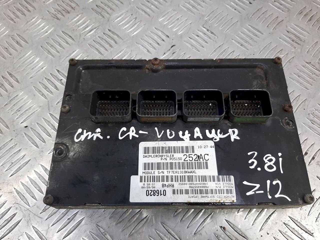 блок управления двигателем Chrysler Grand Voyager 5 поколение 2008, 3.8 л., i, бензин, -, P05150252A - фото №1