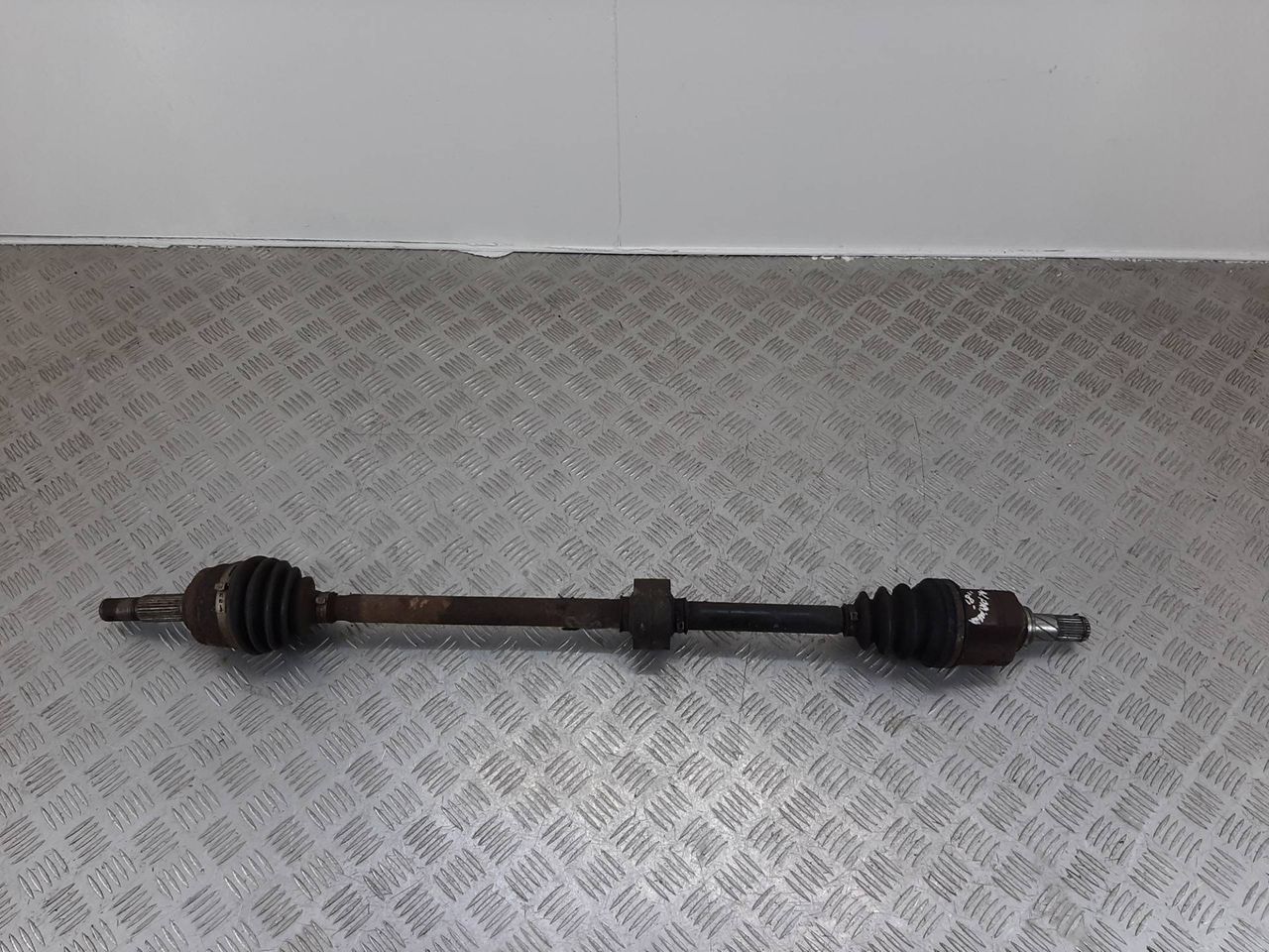 полуось передняя правая (приводной вал, ШРУС) Nissan Primera P12 2002, 1.8 л., i, бензин, МКПП
