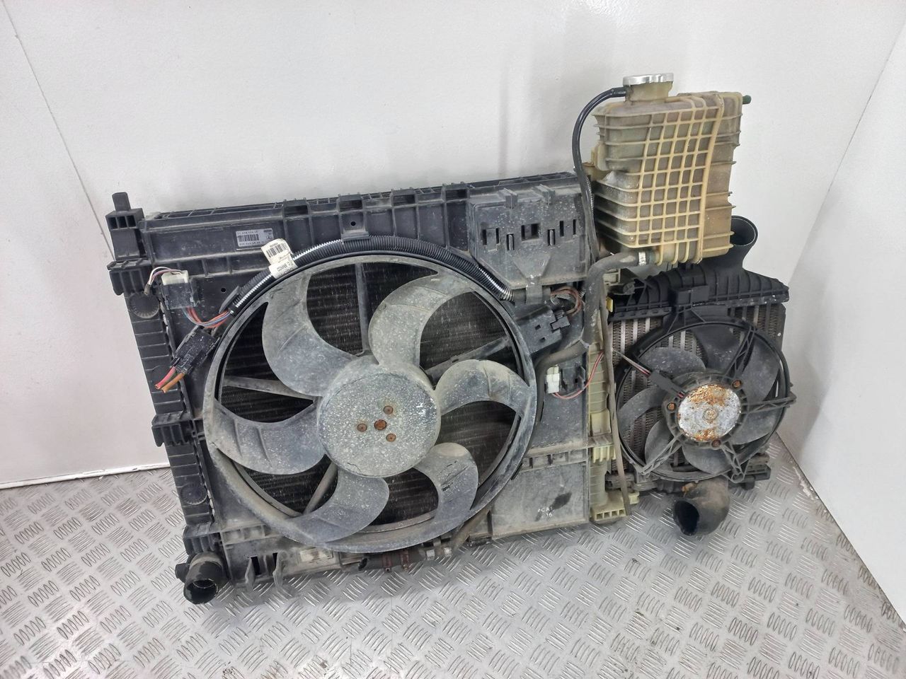 кассета радиаторов Mercedes-Benz Vito W638 2000, 2.2 л., дизель, 6385004800 - фото №1