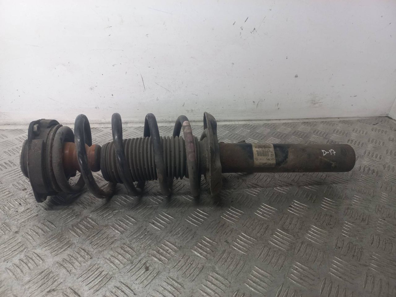 стойка передняя правая Volkswagen Touran 1 поколение 2006, 2.0 л., TDi PD, BMM, дизель, 1T0413031BR