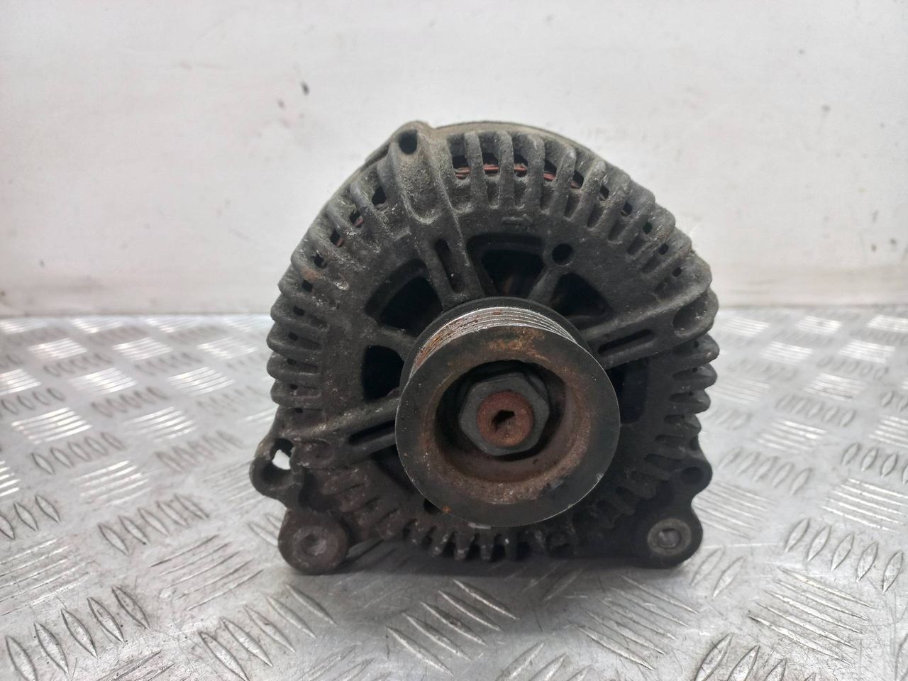 генератор Audi A6 4F/C6 2006, 2.7 л., дизель, 059903015R