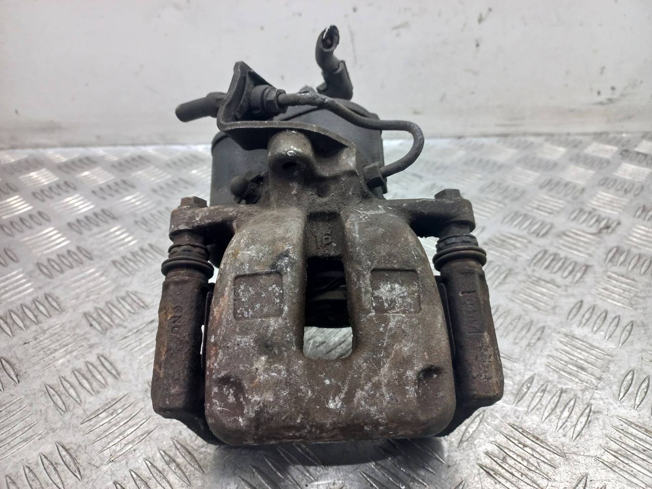 суппорт задний правый Volkswagen Passat B6 2007, 2.0 л., BMP, дизель, робот