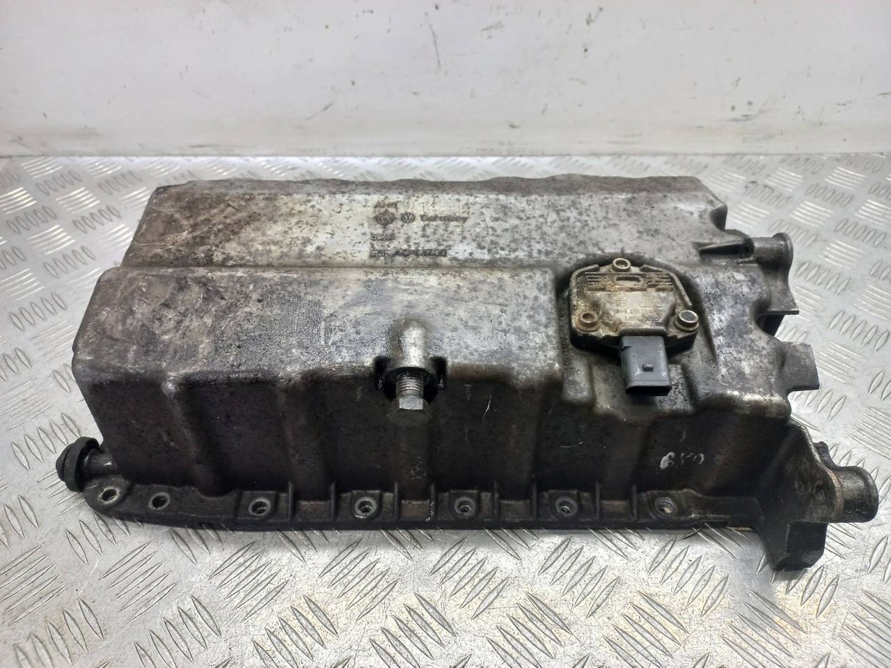 масляный поддон Volkswagen Passat B6 2008, 2.0 л., дизель, AC43400