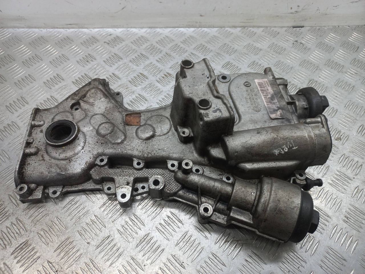 крышка двигателя передняя Volkswagen Touran 1 поколение 2006, 1.6 л., FSI, 03C109211E