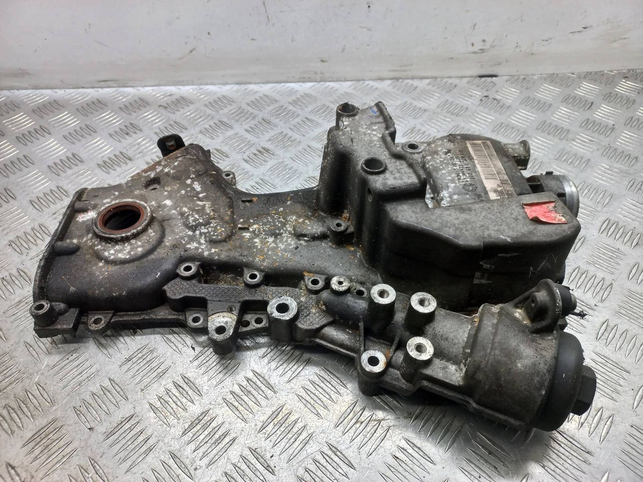 крышка двигателя передняя Volkswagen Touran 1 поколение 2006, 1.6 л., FSI, 03C109211