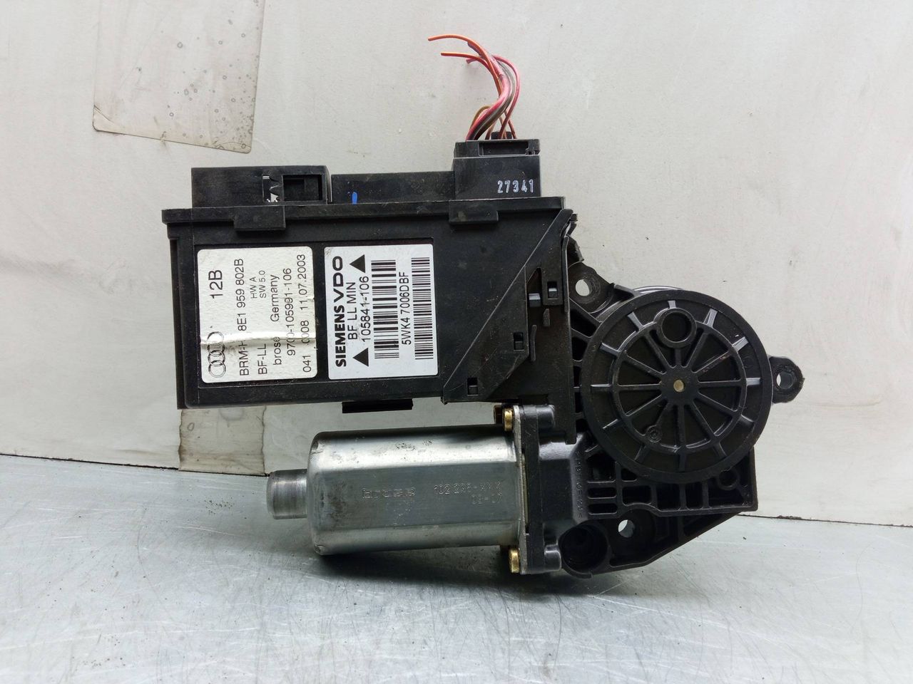 моторчик стеклоподъемника передний правый Audi A4 B7 2006, 2.5 л., BDG, дизель, 8E1959802B