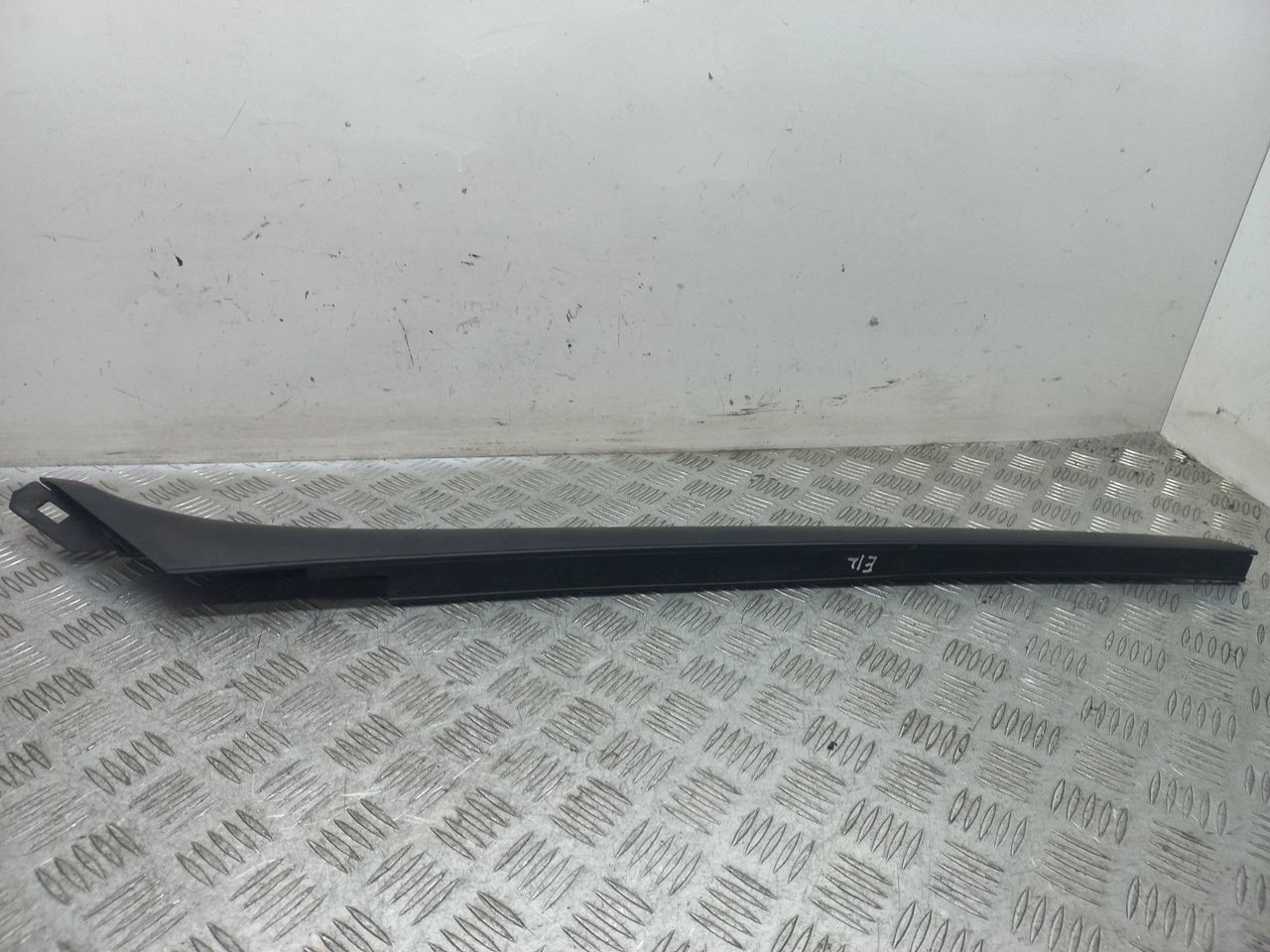 молдинг лобового стекла Ford Transit 7 поколение 2007, 2.0 л., дизель, МКПП, G06C11V03683