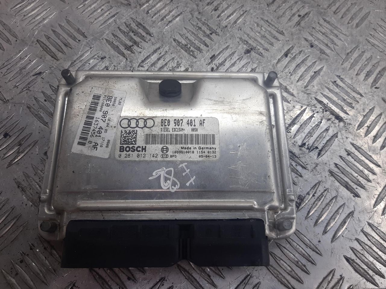 блок управления двигателем Audi A4 B7 2006, 2.5 л., BDG, дизель, 8E0907401AF, 0281012142