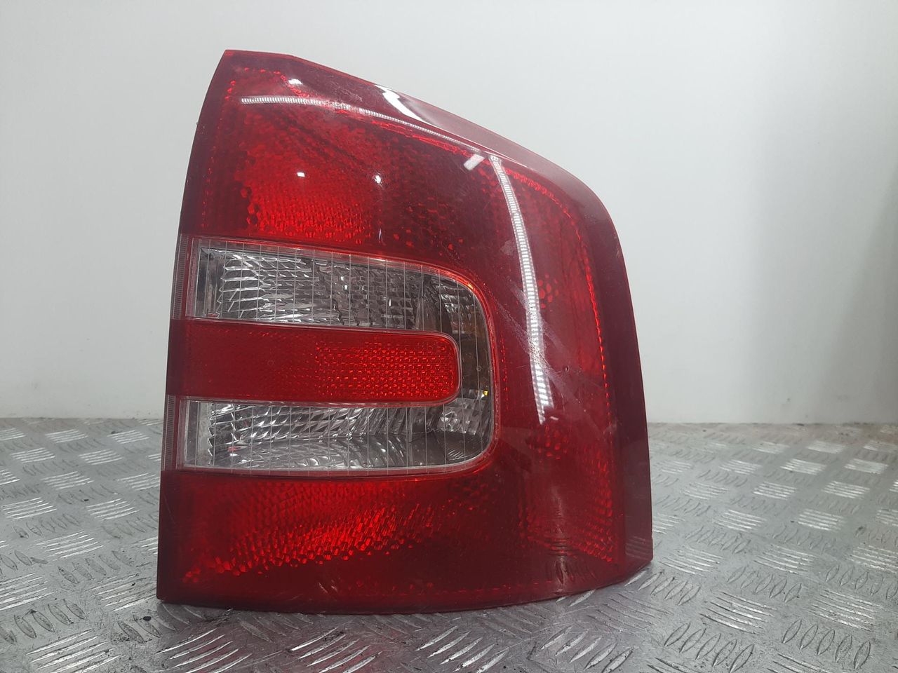 фонарь задний правый Skoda Octavia 2 поколение (A5) [рестайлинг] 2008, 1.8 л., BZB, бензин, МКПП