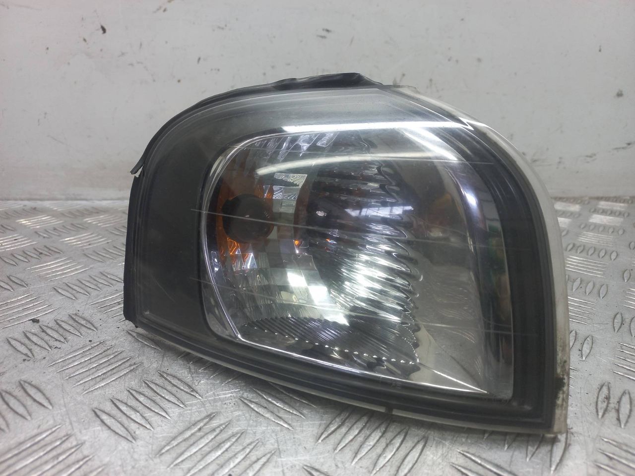 поворотник правый Volvo S80 1 поколение 2002