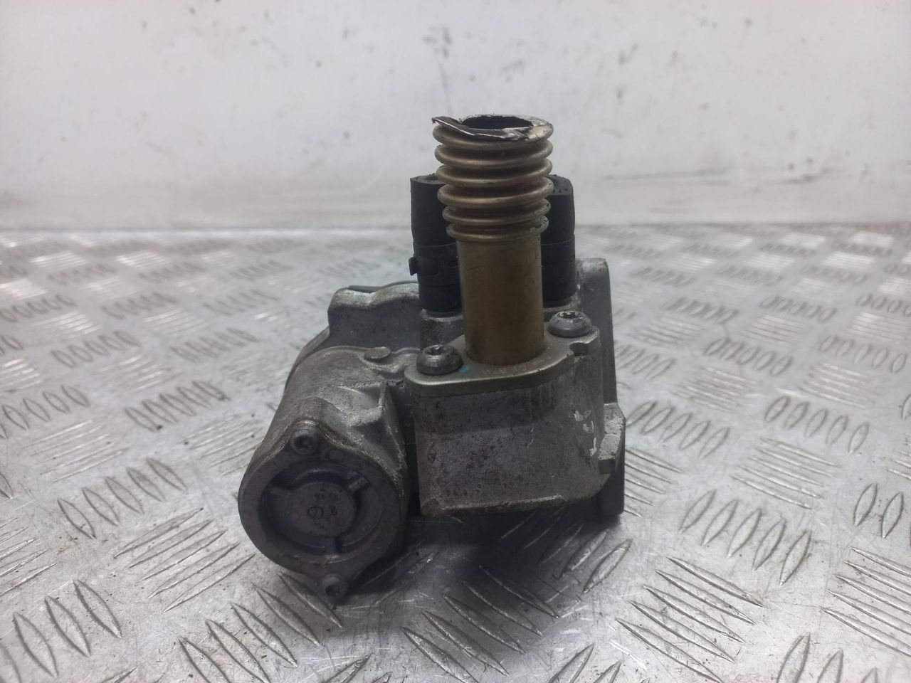 клапан EGR Volkswagen Passat B6 2008, 1.6 л., бензин, 03C131503B - фото №1