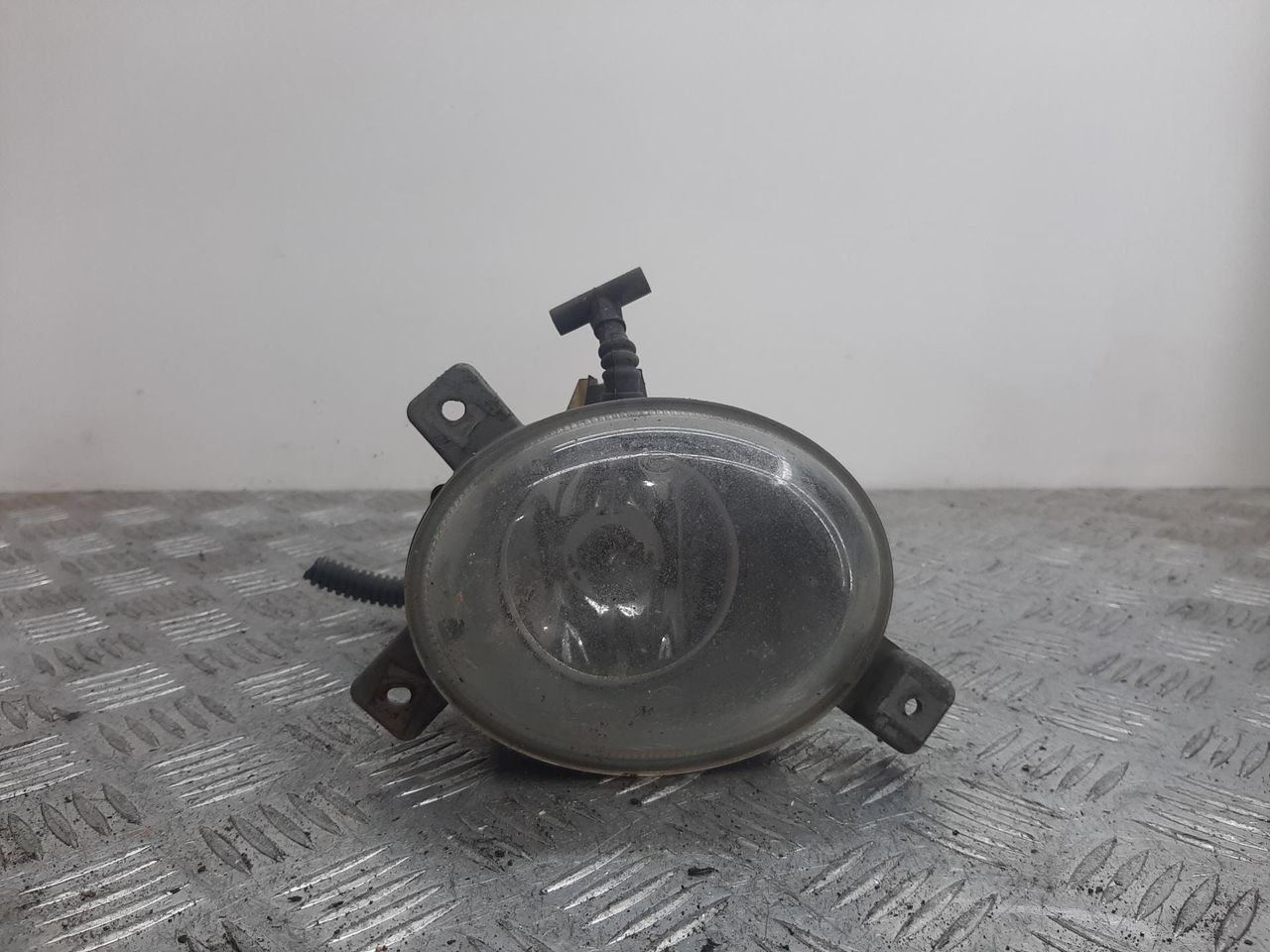 фара противотуманная левая Volkswagen Caddy 3 поколение 2006, 1.9 л., TDi PD, BSU, дизель, 9178184