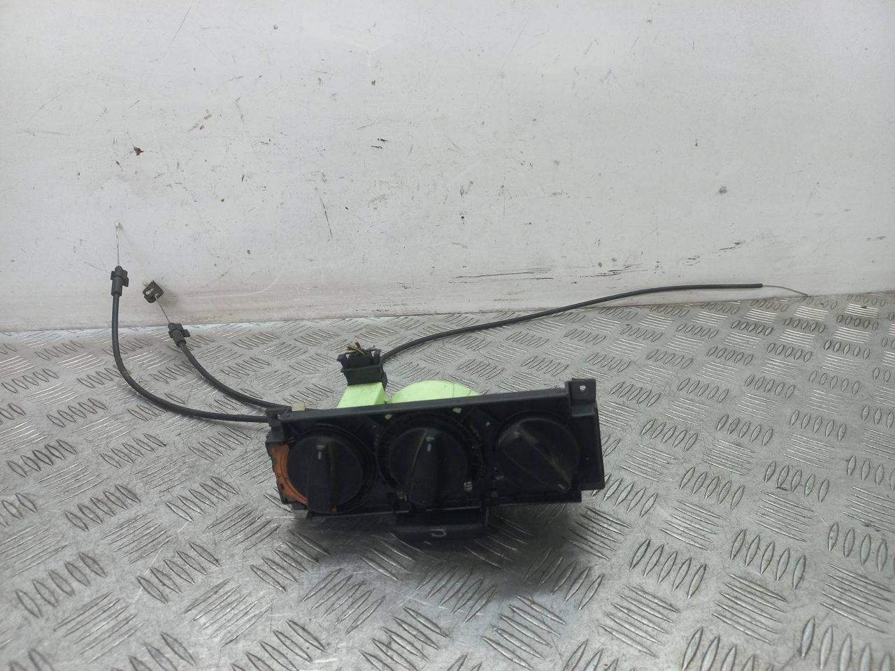 блок управления печки / климат-контроля Volkswagen Transporter T4 2001, 1.9 л., ABL, дизель, 701819045B - фото №1