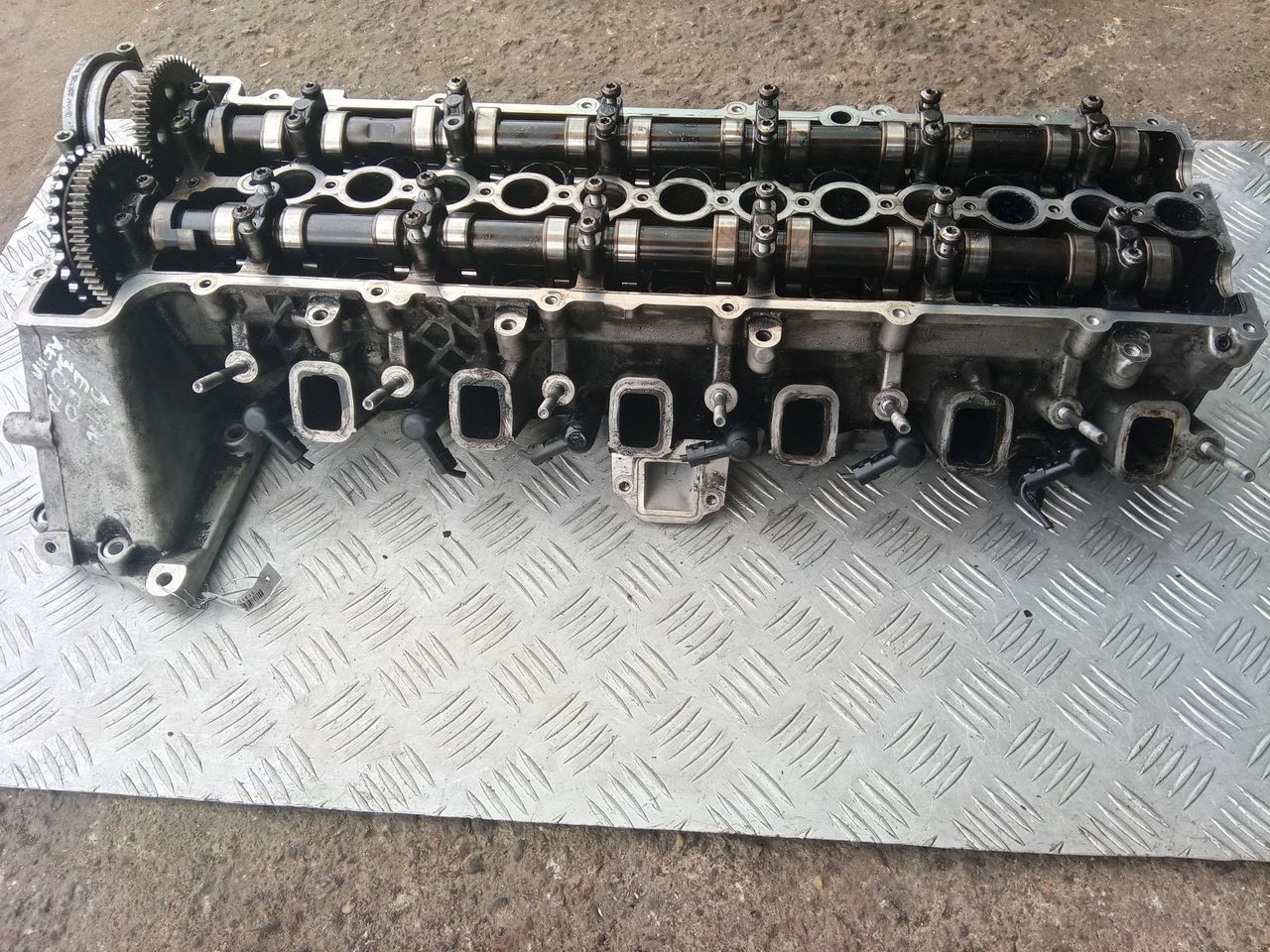 головка блока цилиндров BMW 5 серия E60/E61 2006, 3.0 л., дизель