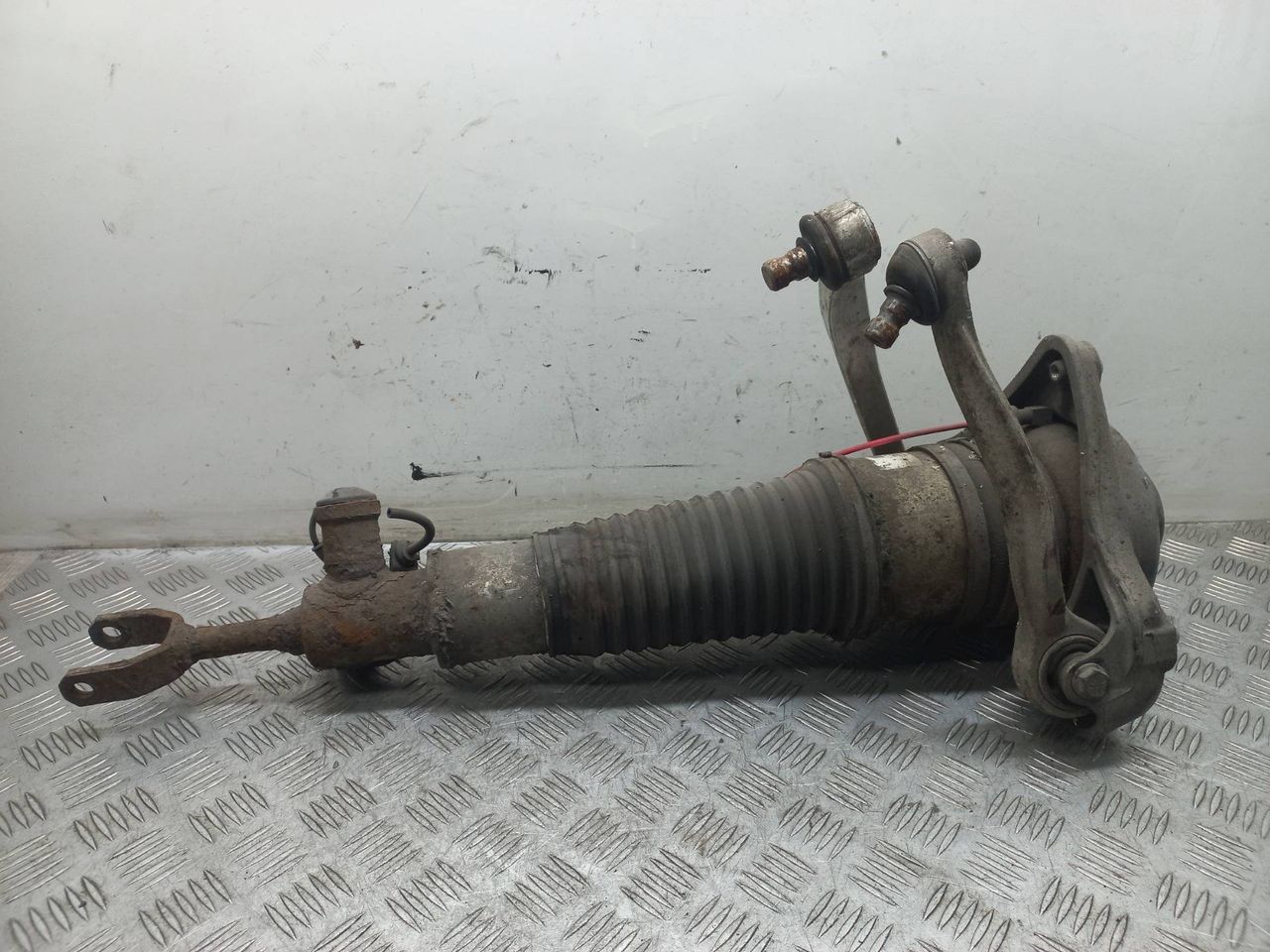 пневмостойка передняя Audi A6 4F/C6 2005, 3.0 л., дизель, АКПП